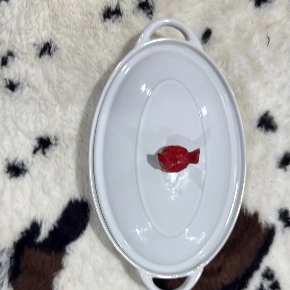 White Casserole Dish with Red Handle - Picture 5 of 6